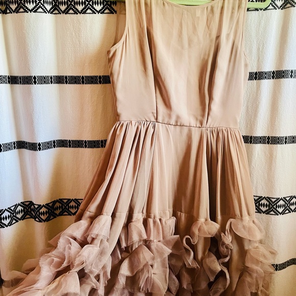 Lauren Conrad runway ruffled organza dress 4 - Picture 7 of 7